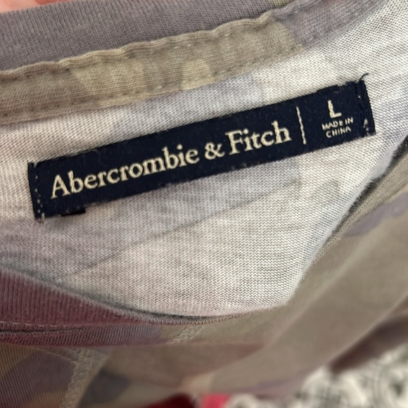 Abercrombie & Fitch long sleeve tee - Picture 3 of 3